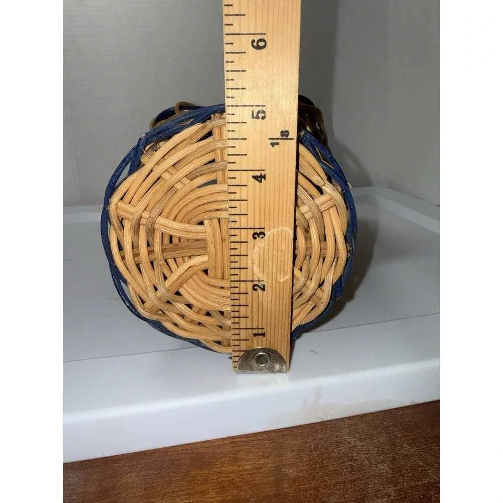 Vintage Handmade Woven Wicker Basket Grapes Tile Fruit Decor Wall Hanging/Sits
